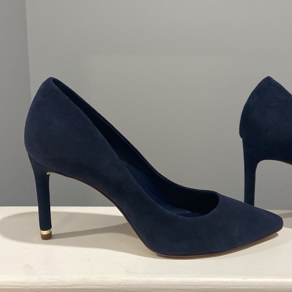 Antonio Melani Blue Heels w/ heel top piece gold Size 8m EUC worn twice leather - Picture 2 of 16